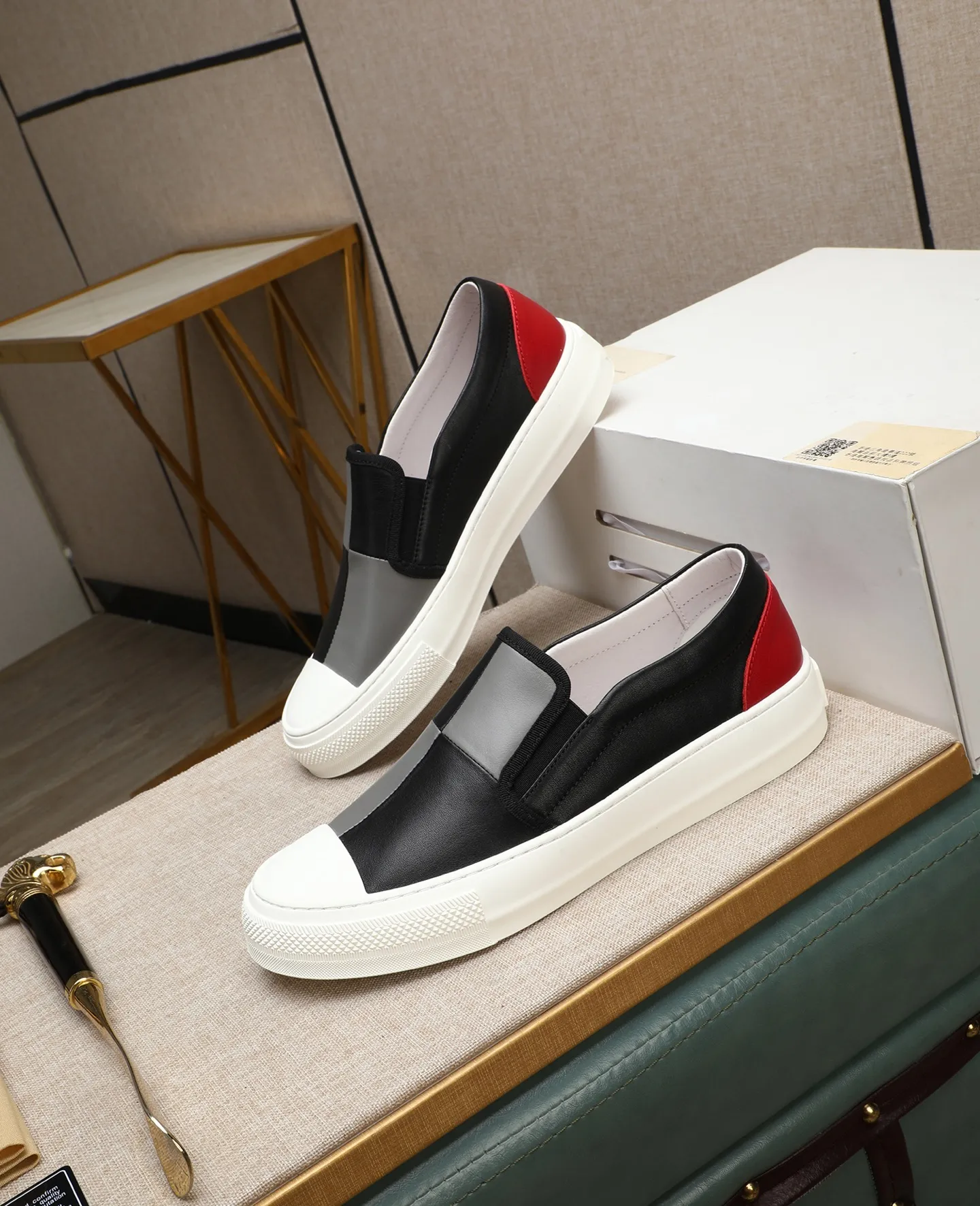 Men's men's shoes 💰440 GUCCI🔍🔍The latest model is on sale at the same time at the counter. Original calfskin imported from Italy, genuine leather lining, (high-end, noble, and classy) with exquisite workmanship. Sole: Original sole provided by the original factory, ⚠Exclusive double-layer movable molded sole super comfortable⚠, real shot 🎬The real thing is better🔍🔍"High quality·Follow the order" Code number 38-44
